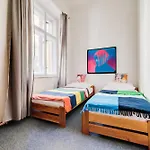 Homestay Pop Art *